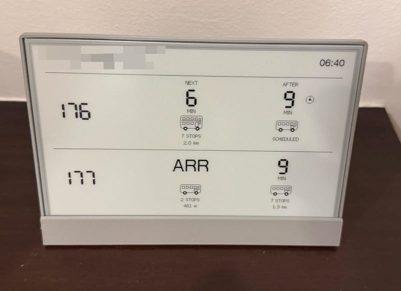 The screen early on a weekday morning showing 176 in 6 min and 177 arriving, each with stop counts and distances